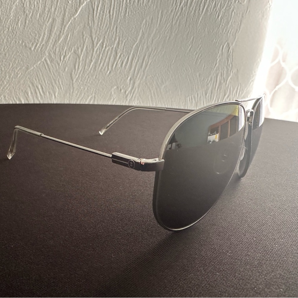 NEW Electric Aviators XL - Picture 5 of 8